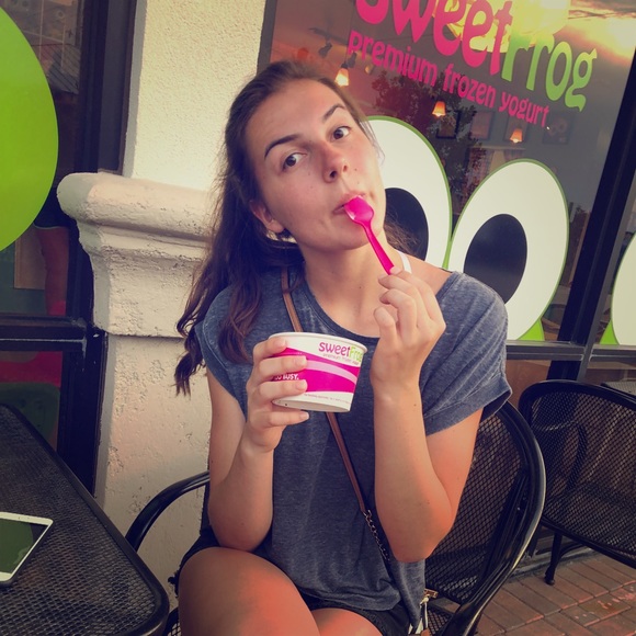 Meet your Posher, Breanne - Picture 1 of 1